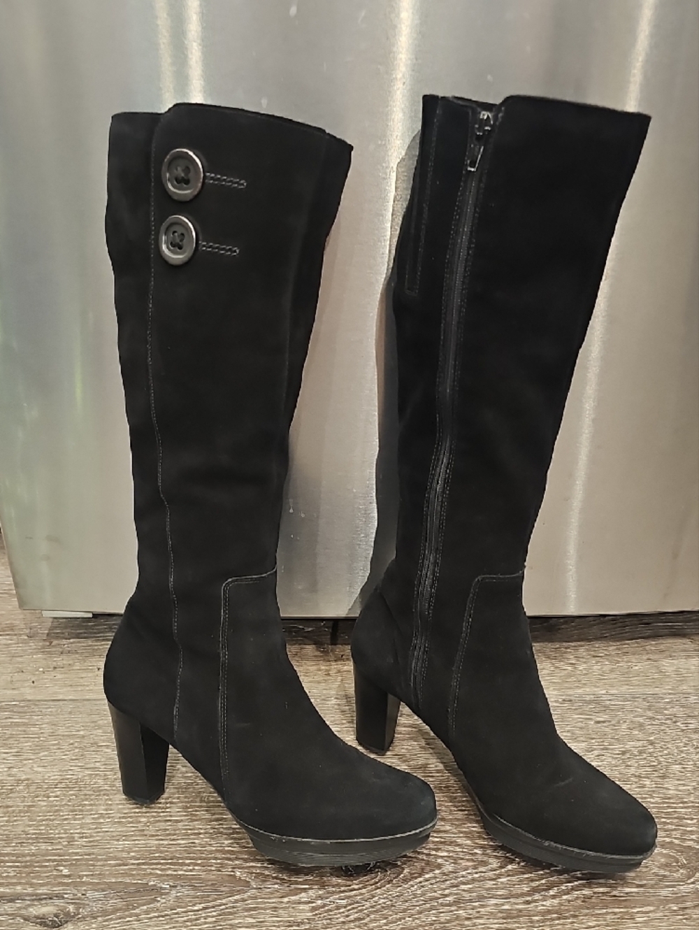 La CANADIENNE Black Suede Knee-High Heeled Boots